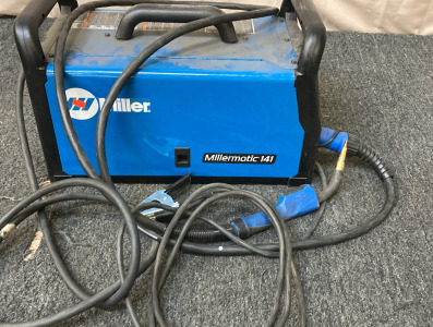 MILLERNATIC 141 MIG WELDER.