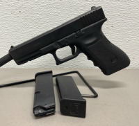 Glock Model 22 .40 Caliber, Semi Automatic Pistol W/ Extra Magazine And Original Case - 2