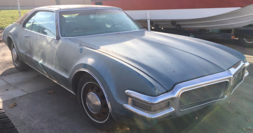 1968 OLDSMOBILE TORNADO - TEAL INTERIOR