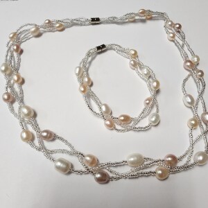 $200 Fresh Water Pearl Necklace And Bracelet Set