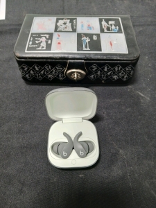 Beats Fit Pro True Wireless Noise Canceling Earbuds 1. Jewelry Music Box.