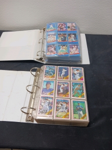 2 Binders Baseball Cards