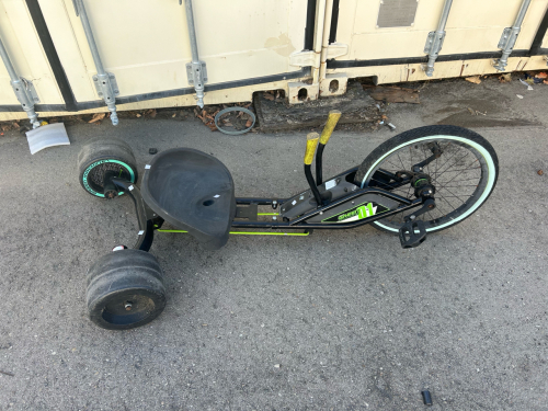 (1) 01 Green machine tricycle - black