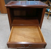 (1) Century Furniture of Distinction Side Table - 4