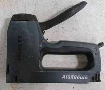 (1) Aluminum Stanley Aircraft Nail Gun