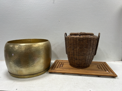 (1) Giant vase (1) Giant wicker basket (1) Teek wood Shower board/mat