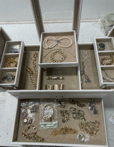 Lot of 55 Assorted Jewelry Pieces – Bracelets, Necklaces, Earrings, & More – Vintage & Costume Jewelry