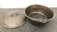 Cast Iron Dutch Oven With Lid and Trivet