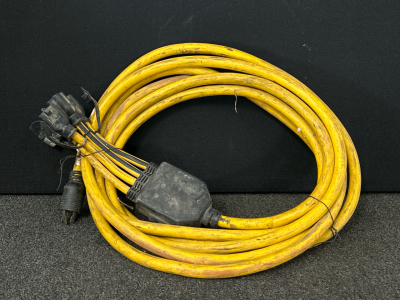 Heavy Duty Extensión Cord With Muliple Plug-ins