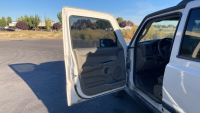BANK REPO - 2006 JEEP COMMANDER - 4X4! - 9