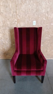 Elegant Red Velvet Padded Lounge/Accent Chair