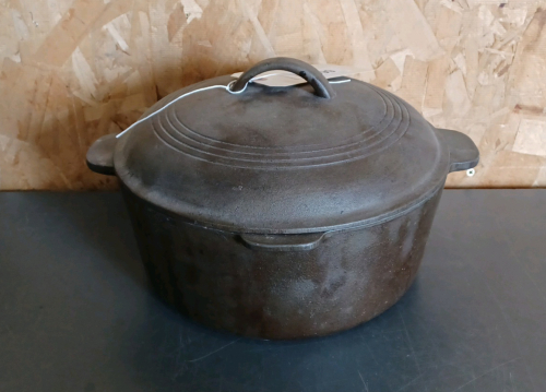 Cast-Iron Dutch Oven