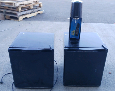 (2) Hisense Mini Fridges 18x17x20 And Soda Stream (R2)