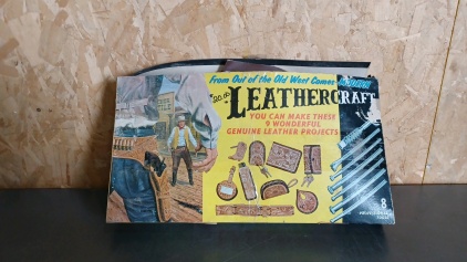 Vintage "Leathercraft" Set