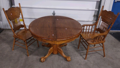 44½"x 44½"x 29¼" Round Kitchen Table w/ (2) Matching Wooden Chairs