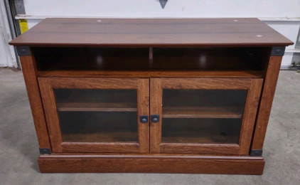 43"x 17½"x 26" Dark Wood Entertainment Center