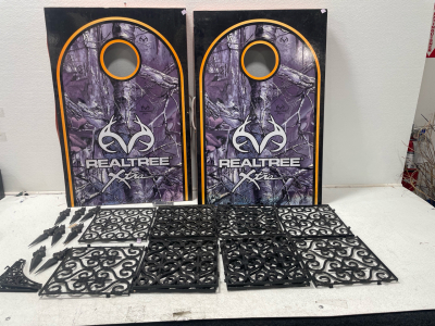 Realtree Cornhole Set & Decorative Metal Panels/Brackets Bundle