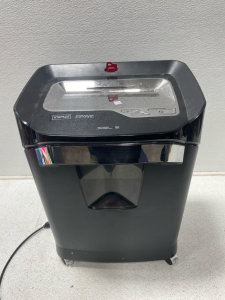 Staples SPL-TMC10A Titanium Micro-Cut Shredder