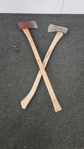 (1) Set of 2 Chopping Axes