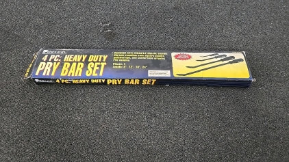 (1) 4-Piece Heavy Duty Pry Bar Set