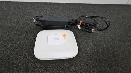 (1) Cisco Aironet 802 with Cord for Plugging it in
