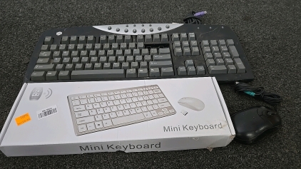 (1) Regular Size Keyboard (1) Mini Keyboard (1) Mouse