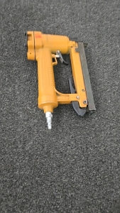 (1) Bostitch T31 Staple Gun