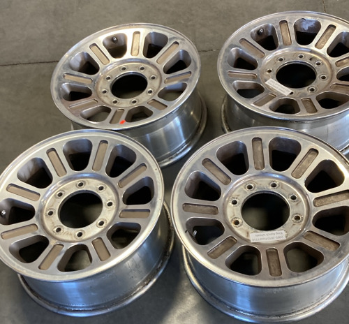 (4) 2005 - 2010 FORD F-350 KING RANCH WHEELS.