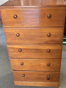 5 DRAWER WOOD DRESSER (43” X 26.25” X 13.5”).