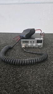 (1) Cobra 19 LTD II CB Radio