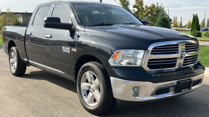 2015 RAM BIG HORN 1500 - 4X4 - DROVE GREAT!!