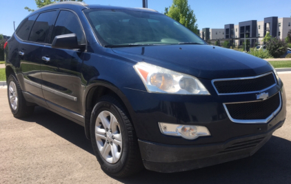 2009 CHEVROLET TRAVERSE LS - AWD - 3RD ROW SEATING!!