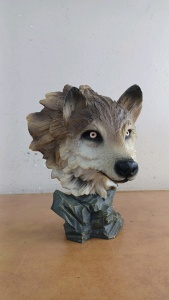 10" H Wolf Head Decor