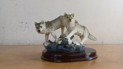 5" H Wolves Decor with Wood Stand