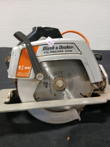 Blac&Decker 7 1/4 Delux Saw.