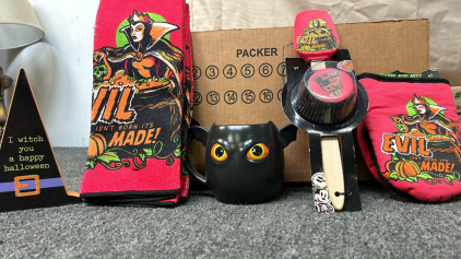 Assorted Halloween Decor
