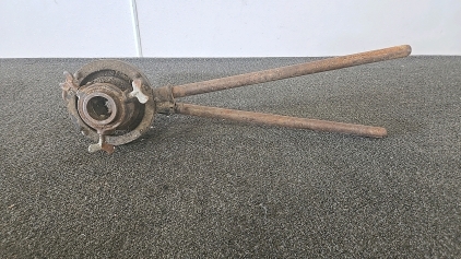 (1) Adjustable Pipe Threader