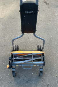 Fiskars Manual Grass Cutter