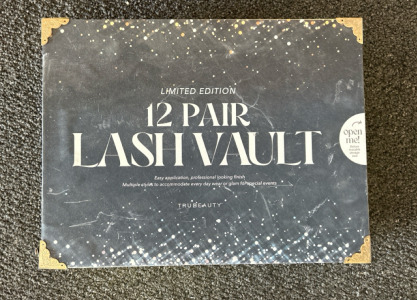 Lash Vault - 11 Pairs of Fake Lashes