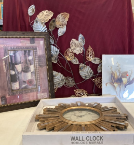 wine Bottle Picture/ Metal Leaf Wall Art/ Flower Picture /Wall Clock