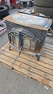 (1) Quadra-Fire Cast Iron Wood Stove