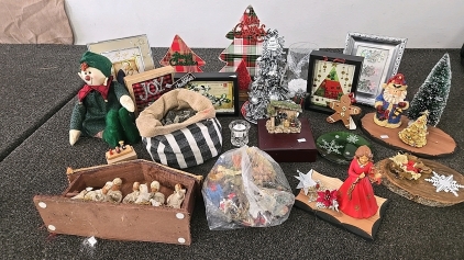 (1) Moderately Sized Collection of Christmas Decor