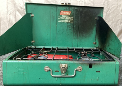 VITNAGE COLEMAN PROPANE STOVE.