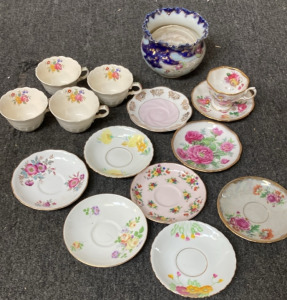 PORCELAIN BOWL. (5) PORCELAIN TEA CUPS, (8) VARIETY OF PORCELAIN SAUCERS.