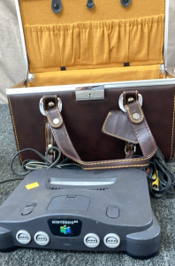 VINTAGE CAMERA SHOULDER BAG. VINTAGE NINTENDO 64. BB2