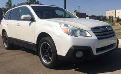 2013 SUBARU OUTBACK - AWD - HEATED SEATS!