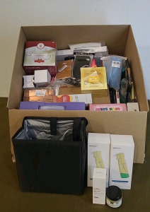 (1) Bottle Of Dr. Oracle NiaBright Ampoule, 50ml Brightening K-Beauty, (1) 60ml Jar Of Wild Yam Balancing Cream, (2) 160ml Continous Spray Bottles, (1) Small Tote Bag & (1) Box Of Assorted Amazon Overstock/ Returns