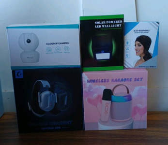 (1) Captain 500 Gaming Headset - $40/Value (1) Vimtag Cloud IP Camera - $30/Value (1) Wireless Karaoke Set (1) Solar Powered LED Wall Light (1) Sleeping Headphones Sports Headband [r6]