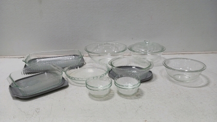 15 Piece Pyrex Dish Set with lids