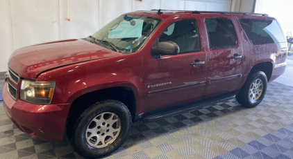 2007 Chevrolet Suburban - 4x4!